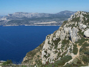 Cassis en contre bas